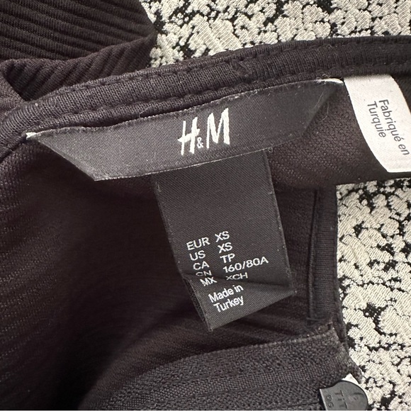 H&M | Vneck dress - Picture 5 of 5